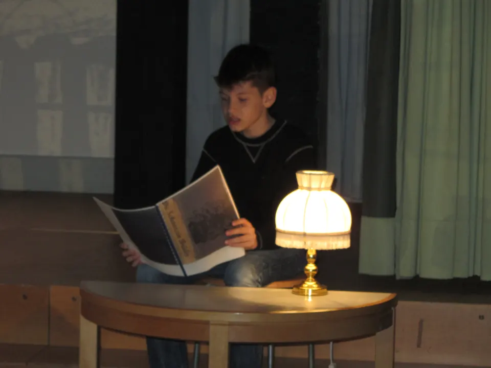 Theateraufführung «Die schwarzen Brüder» – Bild 9 von 19